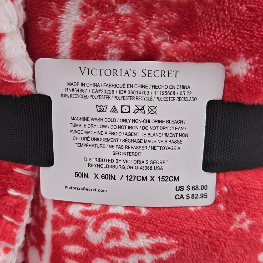 Victoria’s Secret Winter Sherpa Blanket